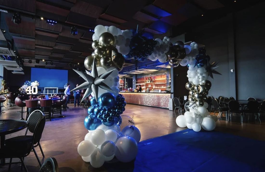 Décor de soirée privée bleu et argent à Pau