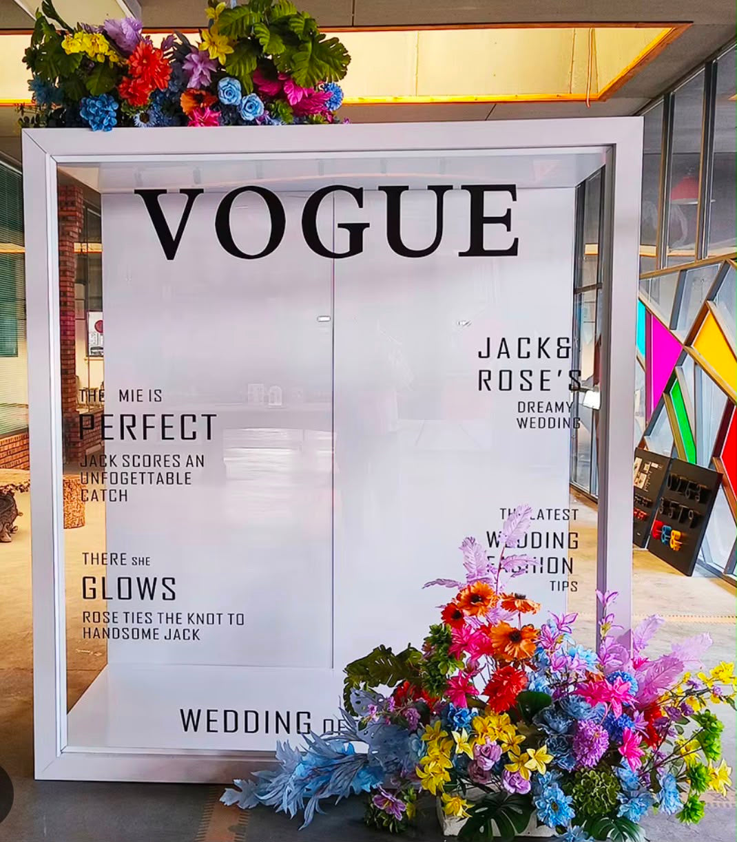 Cabine photo façon couverture de magazine Vogue personnalisée, location mariage Pau